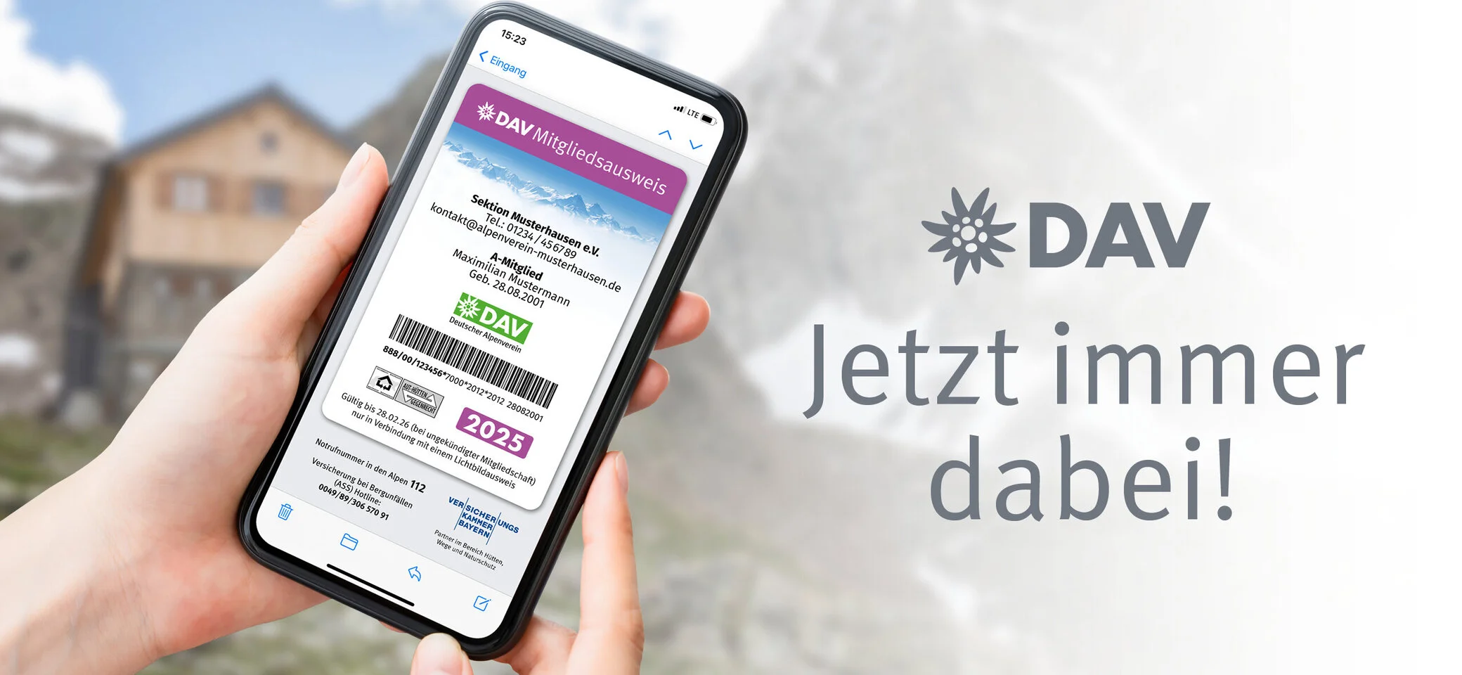 Digitaler Mitgliedsausweis des DAV | © DAV Ein Smartphone mit dem digitalen Mitgliedsausweis im Display | © DAV